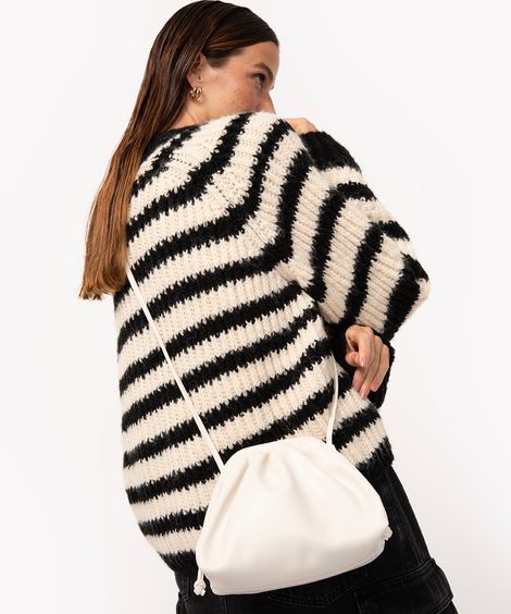 bolsa de pu clutch franzida off white