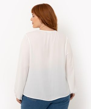 camisa plus size decote babados manga longa off white