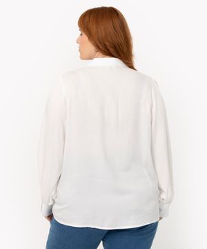 camisa plus size de viscose manga longa bufante off white
