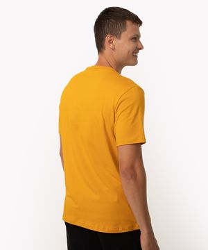 camiseta de algodão básica manga curta gola redonda amarelo escuro