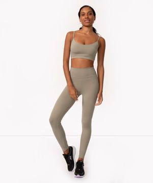 Calça Legging Preta Midi com bolso Essence