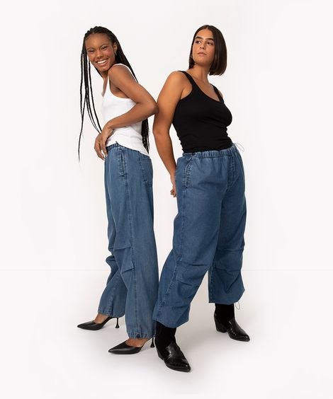 calça jeans parachute cintura média com ajustadores azul escuro