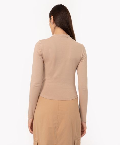 blusa gola alta manga longa bege
