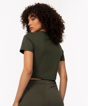 blusa básica baby look de algodão peruano verde militar