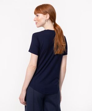 blusa básica decote v manga curta azul marinho