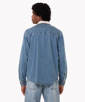 jaqueta jeans com bolsos azul claro