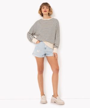 short jeans mom cintura super alta com desfiados azul claro