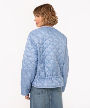 jaqueta matelassê com bolsos azul