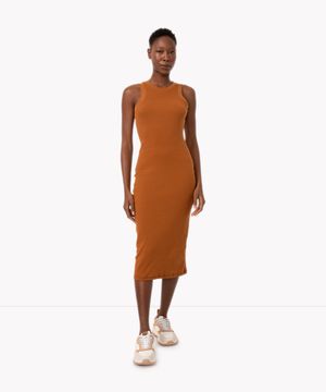 vestido básico midi decote halter neck marrom médio