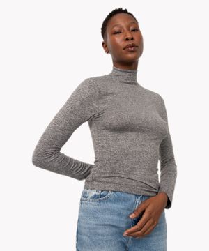 blusa básica alongada gola alta preto - preto mescla