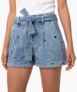 short jeans clochard cintura super alta bordado corações azul médio