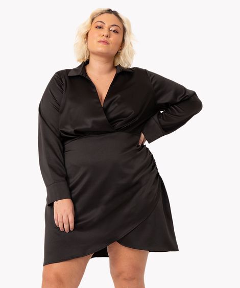 vestido plus size curto envelope manga longa preto