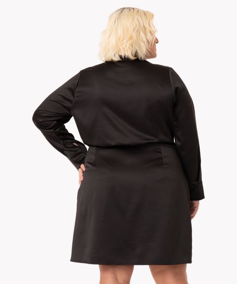 vestido plus size curto envelope manga longa preto