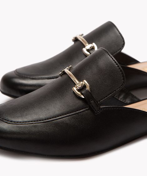 mule com bridão via uno preto