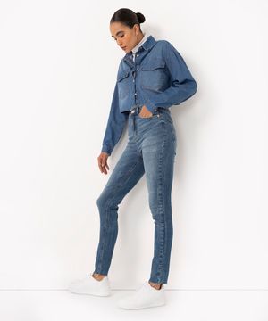 calça jeans skinny cintura super alta azul médio