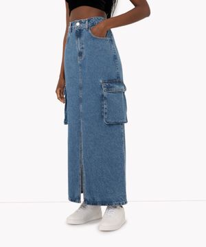 saia jeans longa cintura alta com bolsos cargo azul médio