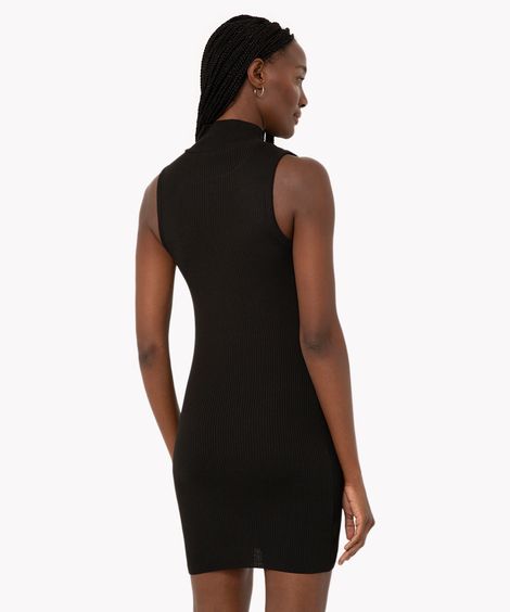 vestido curto de tricot canelado gola alta preto