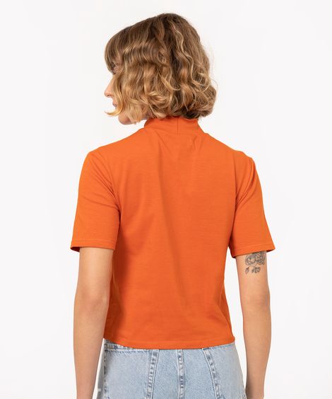 blusa básica manga curta gola alta laranja