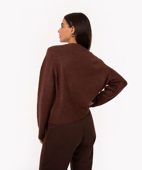suéter básico cropped de tricô marrom escuro