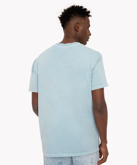 camiseta de moletinho estonada com recorte manga curta azul água