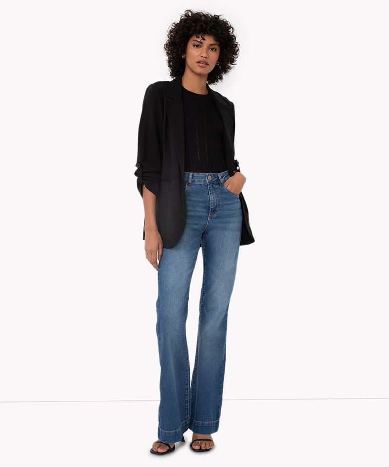 calça jeans mom cintura super alta com bolsos azul médio - C&A