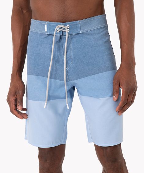 short estampado bloco com bolso azul