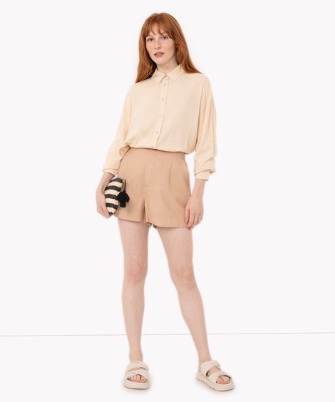 short alfaiatado de viscose cintura alta areia