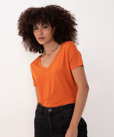 Camiseta Feminina Básica Manga Curta Decote V Marrom