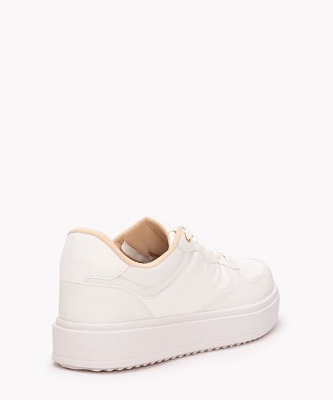 tênis casual com recorte branco