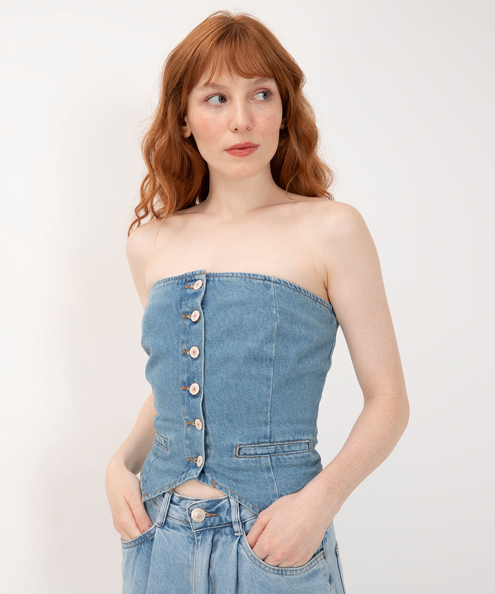 Foto: Jeans mais largo fez contraponto ao corset bem ajustado ao