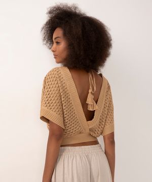 blusa de tricot transpassada manga curta com amarração bege