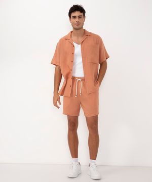 bermuda texturizada com cordão e bolsos laranja