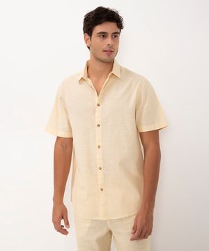 camisa de algodão com botões manga curta amarelo claro