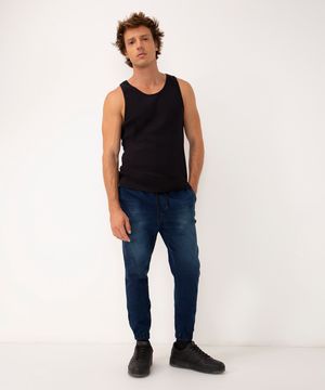 calça jeans jogger slim com bolsos azul escuro