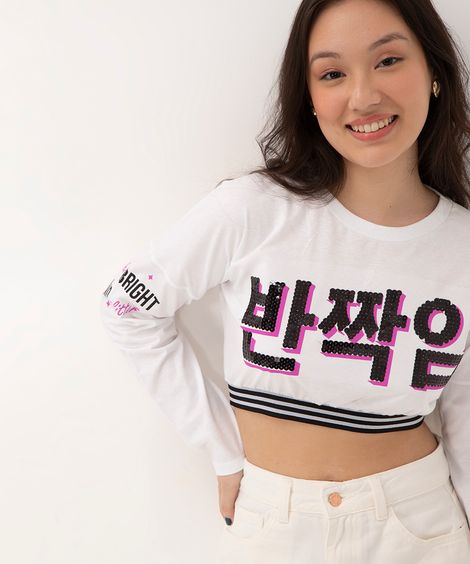 blusa juvenil cropped ideograma paetê off white