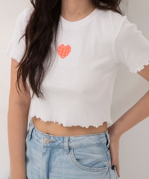 blusa cropped canelada juvenil com bordado off white