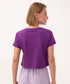 blusa básica cropped com bolso manga curta roxo uva