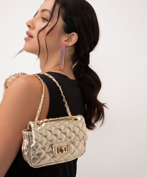 bolsa crossbody matelassê com tachas dourada