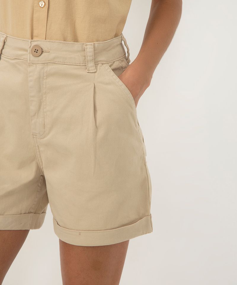 Bermuda sarja cintura alta com pregas kaki C&A