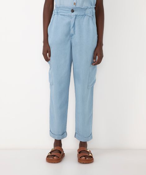 calça de sarja leve clochard cintura super alta azul claro