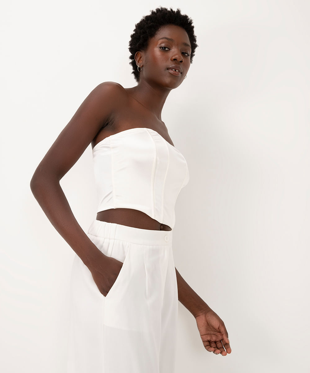 cropped corset acetinado sem alça off white - Faz a Boa!