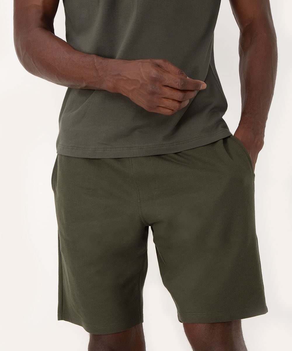 bermuda de moletom básica com bolso verde militar