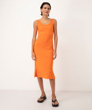 vestido canelado midi básico com fenda alça média decote redondo laranja