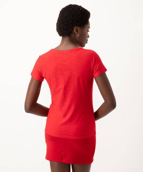 camiseta flamê básica decote v vermelho escuro