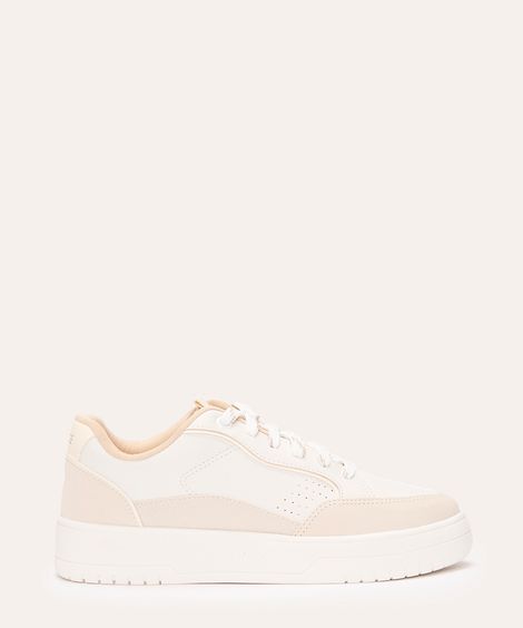tênis casual com recorte off white