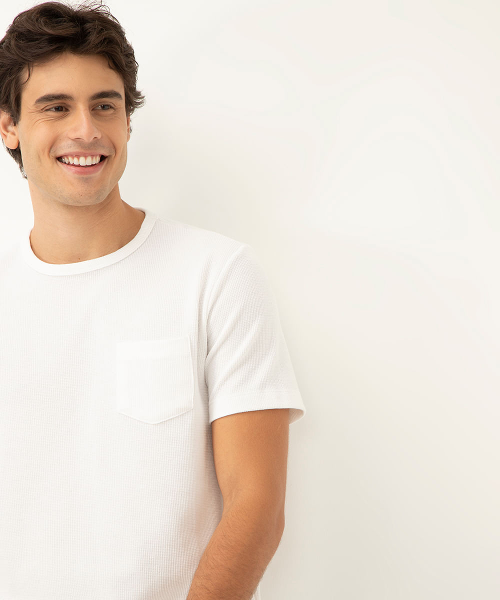 camiseta de algodão básica texturizada com bolso manga curta branco