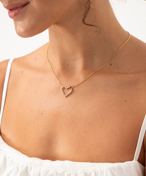 colar com pingente de coração e strass dourado