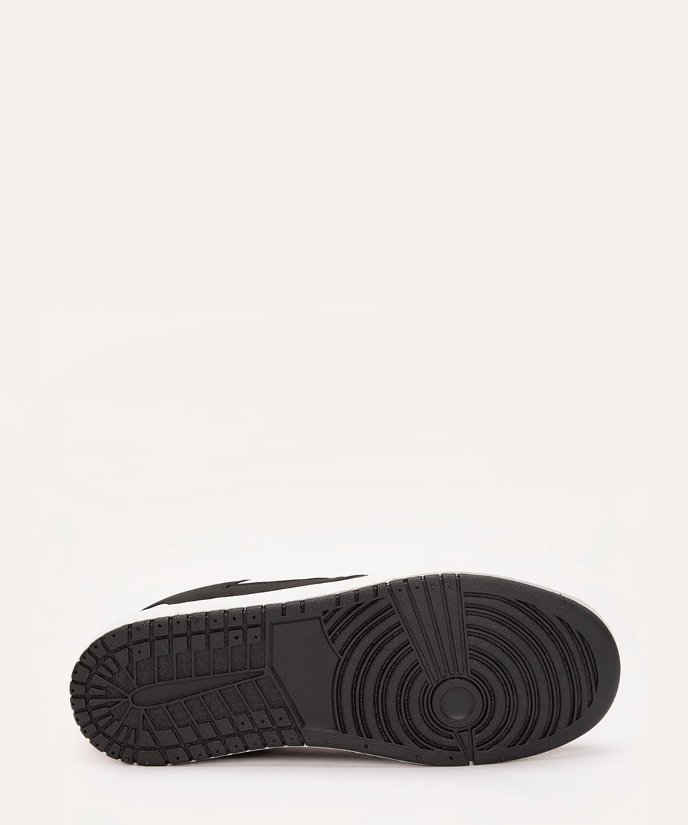 tênis casual com recortes preto