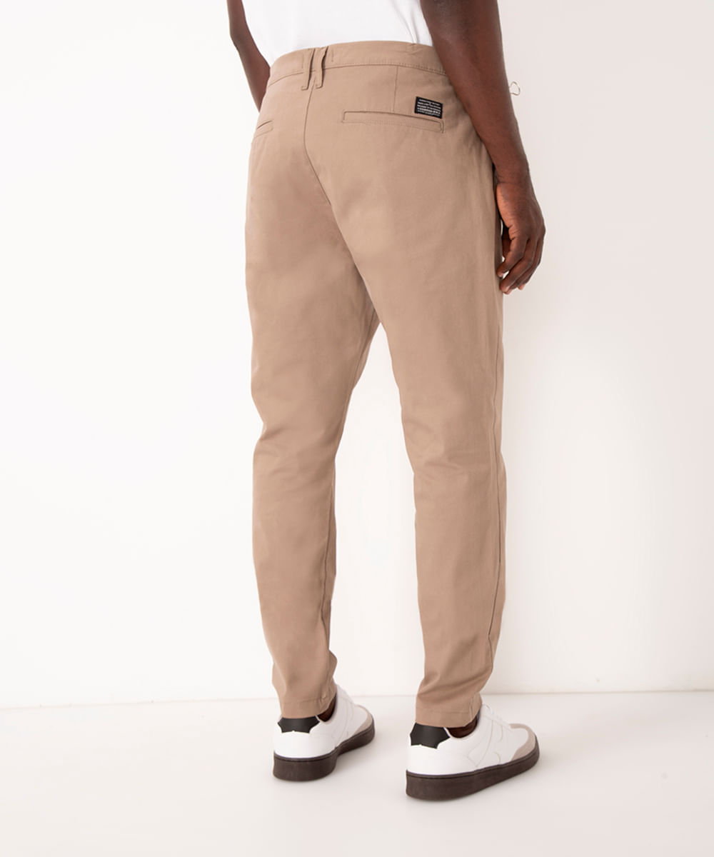 calça chino carrot de sarja masculina bege