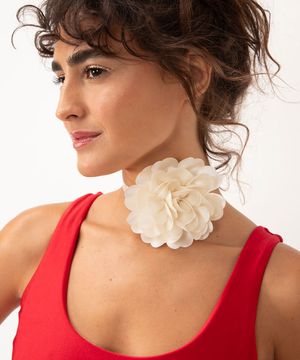 colar flor de tecido off white